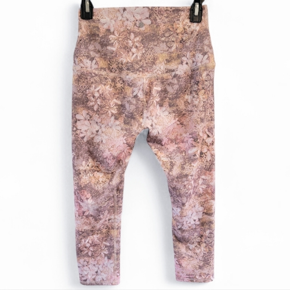 M RBX Athletic Cropped Capri Leggings Floral Workout Lounge Athliesure Gym Rebox - Picture 2 of 5